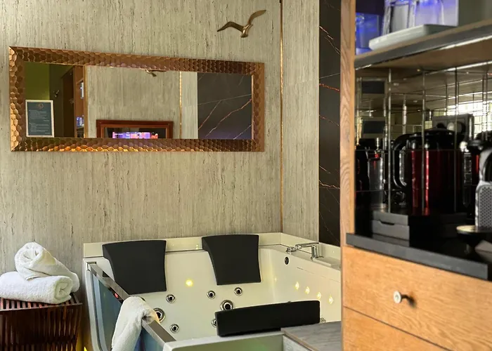 Mala Anglia Deluxe & 4* Sopot